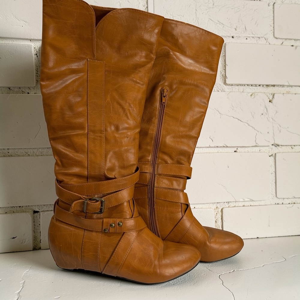 Cognac Riding Boots 7.5 Equestrian Chic Buckle Detail Knee High Fall Boho